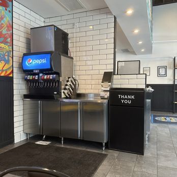 New York Chicken & Gyro - Beverage station - Halal Near Me - Pasadena, California