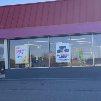 Hardee's - Fast Food Near Me - Baldwin, Wisconsin