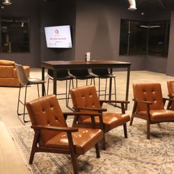 Avid Caddie Golf Lounge - Play with up to 6 people at a time with plenty of space for everyone.
