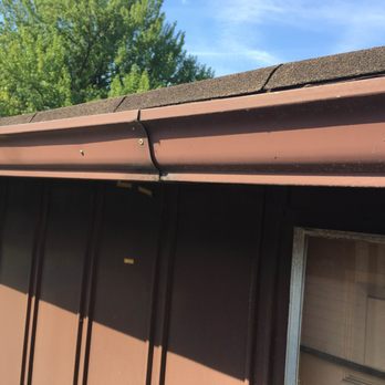 Roswell Gutter Cleaning & Installation - This is the gutter I was told was rotten and rusted that needed to be replace so that is why they didn't fix and just left. - Gutter Services Near Me