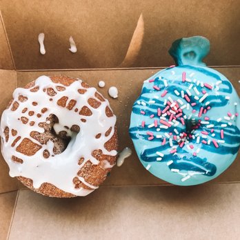 Ohanalulu - Cinnamon roll and cotton candy - Donuts Near Me - Fishers, Indiana