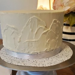 Oh For Heaven Cakes - White on white mountain scape -