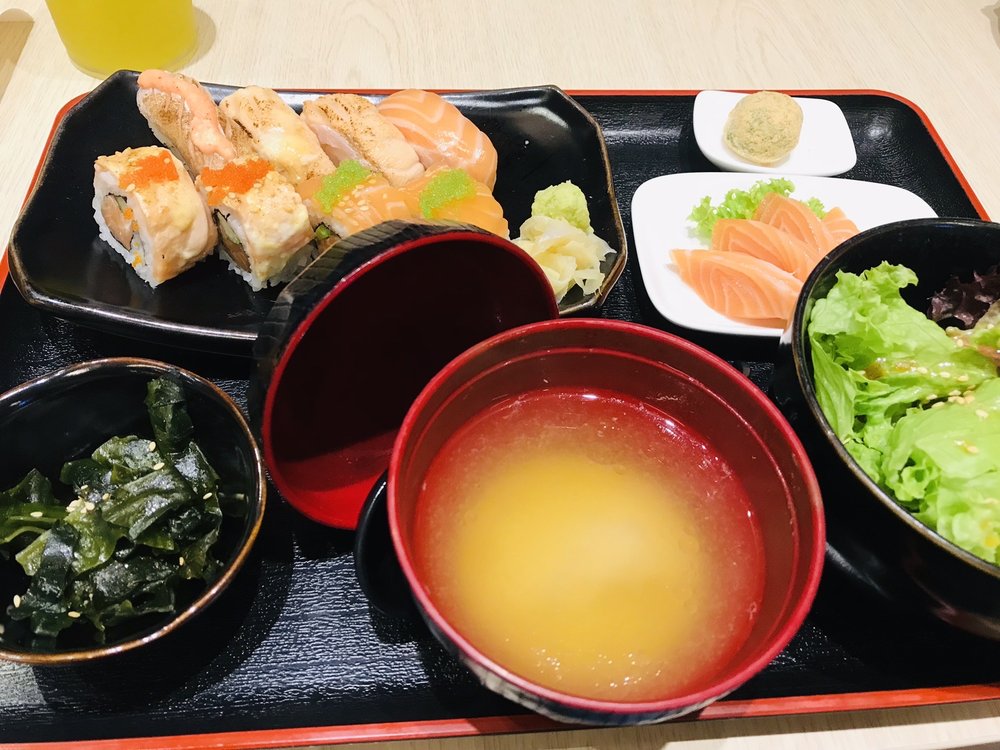 STANDING SUSHI BAR Updated June 2024 12 Photos 8A Marina