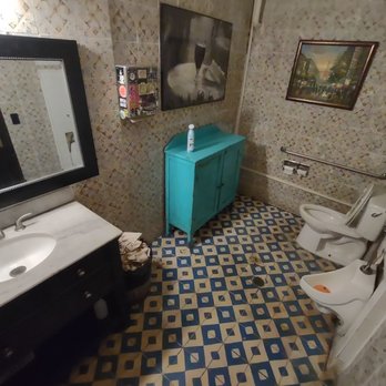 Figaro Bistrot - Obligatory bathroom photo. - French Near Me - Los Angeles, California Figaro Bistrot - Obligatory bathroom photo. - French Near Me - Los Angeles, California