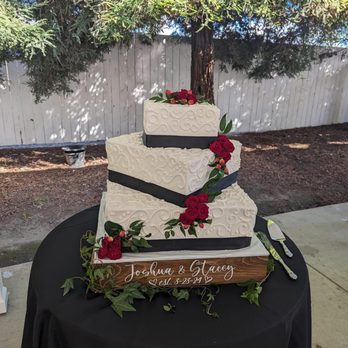 Max Cookie - Wedding cake - Bakeries Near Me - Visalia, California Max Cookie - Wedding cake - Bakeries Near Me - Visalia, California