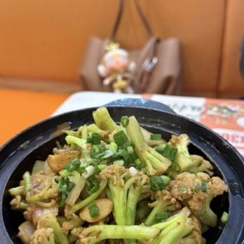 BZZ Clay Pot - cauliflower in pot... - Chinese Near Me - Cupertino, California