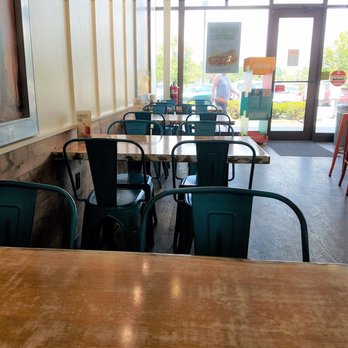 Tropical Smoothie Cafe - 4-top tables for dining - Fast Food Near Me - Carmel, Indiana