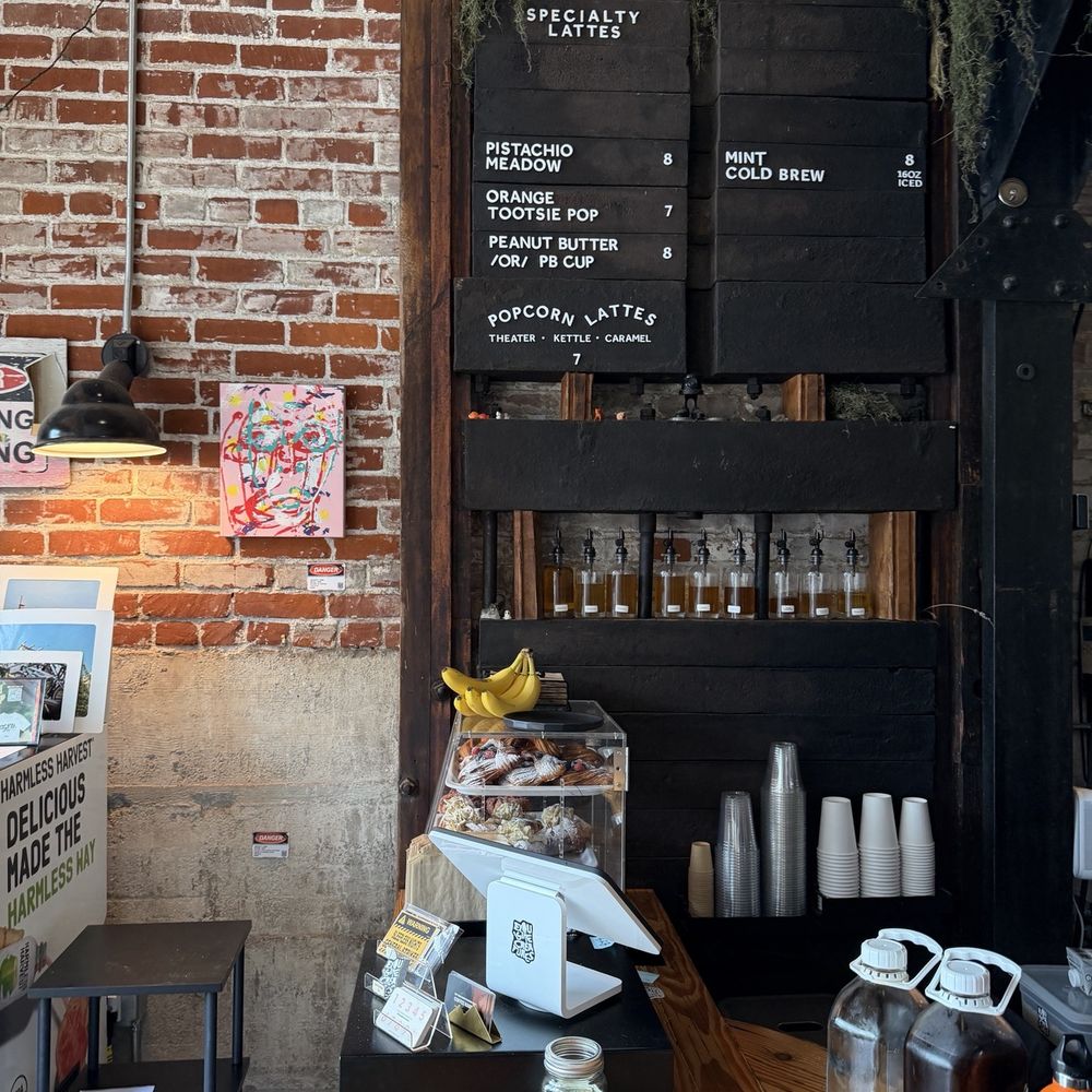 Exquisite Creatures Coffee - Inside - Coffee & Tea Near Me - Portland, Oregon Exquisite Creatures Coffee - Inside - Coffee & Tea Near Me - Portland, Oregon