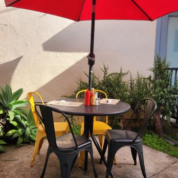 The Worker Bee Cafe - Exterior - Breakfast & Brunch Near Me - Carpinteria, California