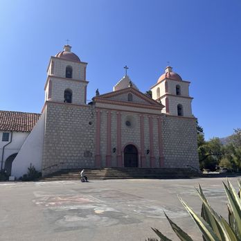 Mission Santa Barbara - Museums Near Me - Santa Barbara, California