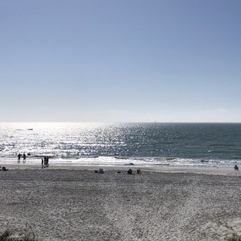Commodore Beach Club - Resorts Near Me - Madeira Beach, Florida