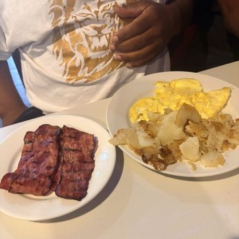 Four Seasons Diner - Turkey bacon and eggs - Diners Near Me - Philadelphia, Pennsylvania