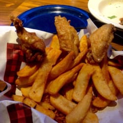 Twin Peaks - Small wings n greasy fries