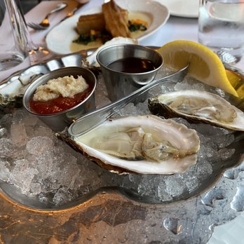 22 Bowen's - Local oysters - New American Near Me - Newport, Rhode Island
