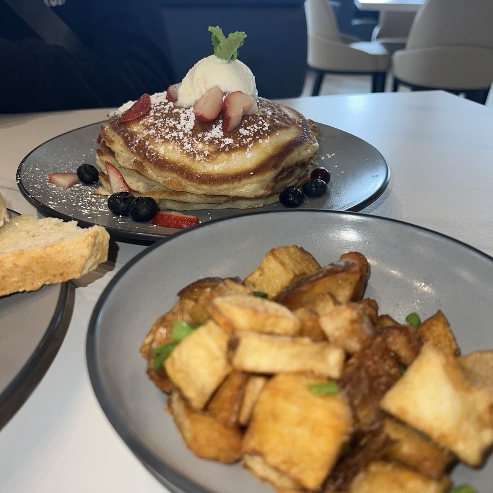 Early Bird Cafe - Sunrise Pancake + Potato Hash - Breakfast & Brunch Near Me - Richmond, Texas
