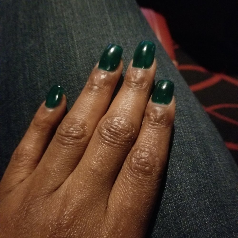 Jess Nailin It - The color of the season Hunter Green - Nail Salons Near Me - Buffalo, New York