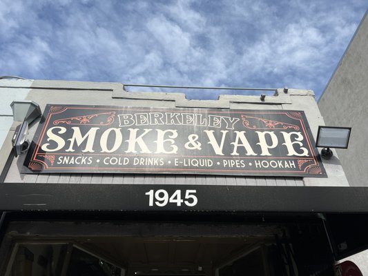 Berkeley Smoke and Vape by null