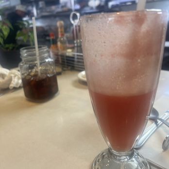 Mel's Drive-In - Diners Near Me - San Francisco, California