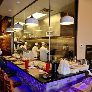 Kung Fu Noodle - open window view of kitchen - Chinese Near Me - San Angelo, Texas