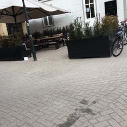 W. B. Samson - Bekkestua - Uteplassen :)