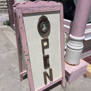 Vintage Garden - Wow! So chic, so clever bravo - Antiques Near Me - Arcadia, Florida Vintage Garden - Wow! So chic, so clever bravo - Antiques Near Me - Arcadia, Florida