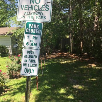 Crestline Park - The entrance - Dog Parks Near Me - Birmingham, Alabama