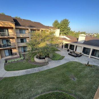 Courtyard by Marriott Lexington North - Interior courtyard - Hotels Near Me - Lexington, Kentucky Courtyard by Marriott Lexington North - Interior courtyard - Hotels Near Me - Lexington, Kentucky