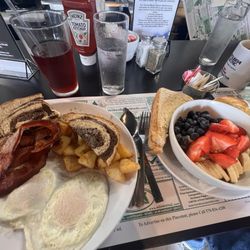 Mystic Kitchen - 2 eggs, bacon, marbled rye and potatoes with Fruit Cream Bowl/ Sourdough