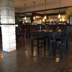 LCR Bistro - Bar area