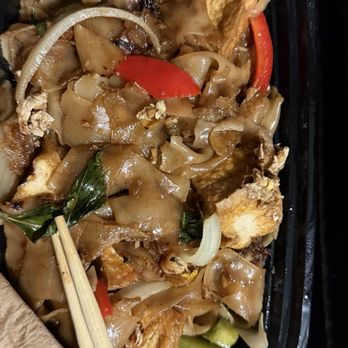 Soi 30th - I picked all the peppers & onions out, but the flavor of the sauce was salty like oyster/soy? Too much sauce - Thai Near Me - San Diego, California