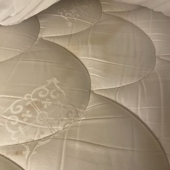 HoteLumière at the Arch - A Caesars Rewards Destination - Blood stains! - Hotels Near Me - Saint Louis, Missouri