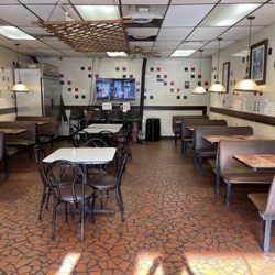 American Hero - Dining area