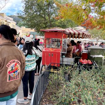 Disneyland Popcorn Cart - Christmas Line - Popcorn Shops Near Me - Anaheim, California Disneyland Popcorn Cart - Christmas Line - Popcorn Shops Near Me - Anaheim, California