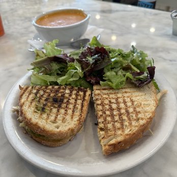 Olive & Thyme - Chicken pesto sandwich, and vegan tomato soup - Sandwiches Near Me - Toluca Lake, California Olive & Thyme - Chicken pesto sandwich, and vegan tomato soup - Sandwiches Near Me - Toluca Lake, California