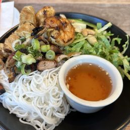 Grilled Vermicelli Platter Combo: Chicken, Shrimp, & Rolls! Grilled Vermicelli Platter Combo: Chicken, Shrimp, & Rolls!