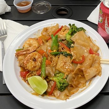 Nine & Night - Shrimp 7. Pad See Ew - Thai Near Me - Buffalo, New York