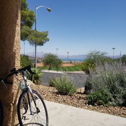 76 Gas Station - Nice view from the bench and picnic table area...
