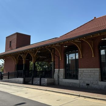 Amtrak - Part of front/entrance to station, Sept 2024. - Public Transportation Near Me - High Point, North Carolina Amtrak - Part of front/entrance to station, Sept 2024. - Public Transportation Near Me - High Point, North Carolina