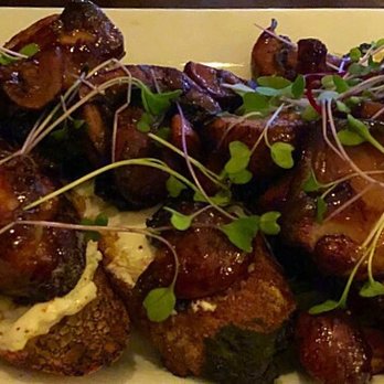 Maxwells Restaurant & Bar - New American Near Me - West Fargo, North Dakota