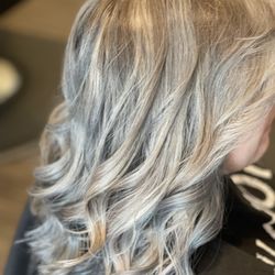 Buffy at Avalon Salon - Beautiful blonde! Blondes have more fun?