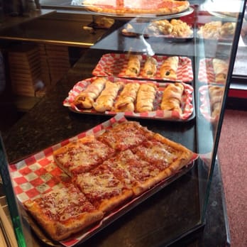 PaPa GeGe's Italian Villa - Pizza Near Me - Youngstown, Ohio