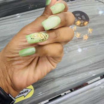 D' Amour Nail Salon - Acrylic refill with gel polish &cat eye - Nail Salons Near Me - Pooler, Georgia