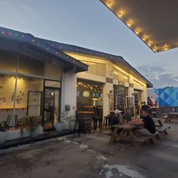 Golden Isles Brewing - Outdoor Patio and Entrance