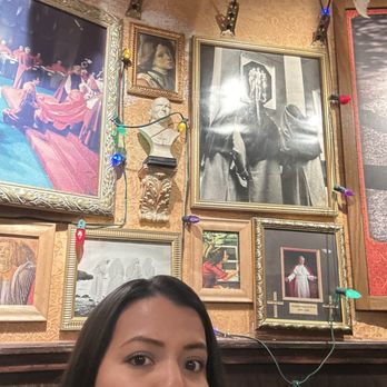 Buca di Beppo Italian Restaurant - Loving the ambiance! - Italian Near Me - Encino, California
