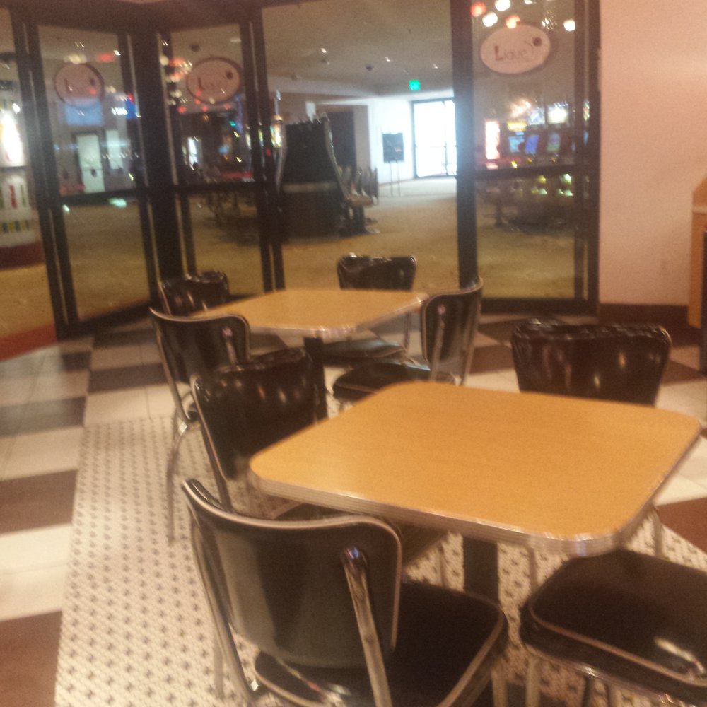 Lique Ice Cream Parlor - Ice Cream & Frozen Yogurt Near Me - Indio, California