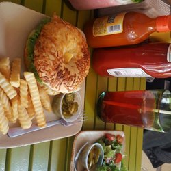 Café To'haa - Hamburguesas con pan de bagel