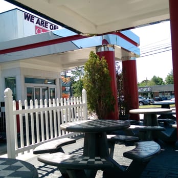 Checkers - Shaded picnic tables. - Burgers Near Me - Douglasville, Georgia