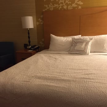 Fairfield by Marriott Inn & Suites Louisville Downtown - King sized bed. - Hotels Near Me - Louisville, Kentucky