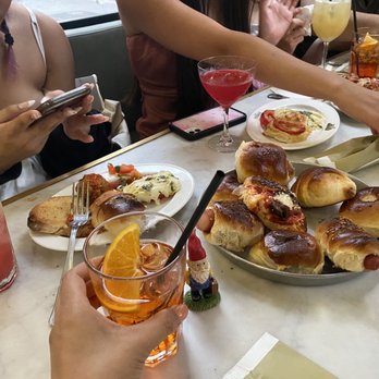 Ravizza - Drinks & bread plate - Italian Near Me - Milan, Michigan