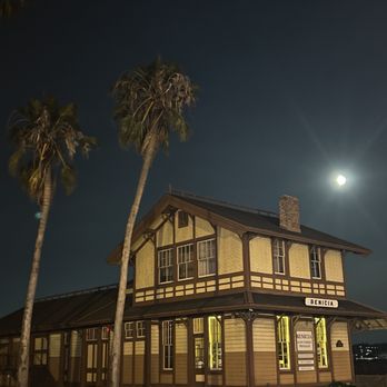 Bella Siena - Benecia Main Street Historical House - Italian Near Me - Benicia, California